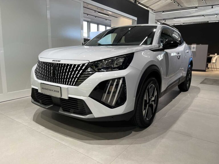 Peugeot 2008 - PureTech 100 S&S Allure